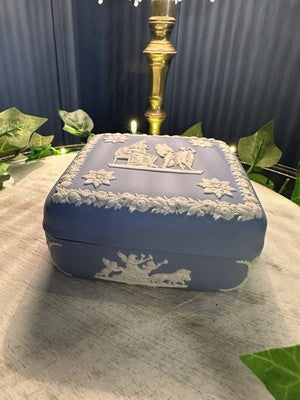 Square Box w Lid Cream Colour on Wedgwood Blue Jasperware ICARUS 4 Pet