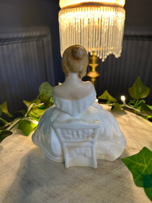 Royal Doulton Heather HN2956 Figurine | Vintage Porcelain Lady in White | Collectible Bone China Figurine | Gift for Her or Collector|
Lady in White Dress
