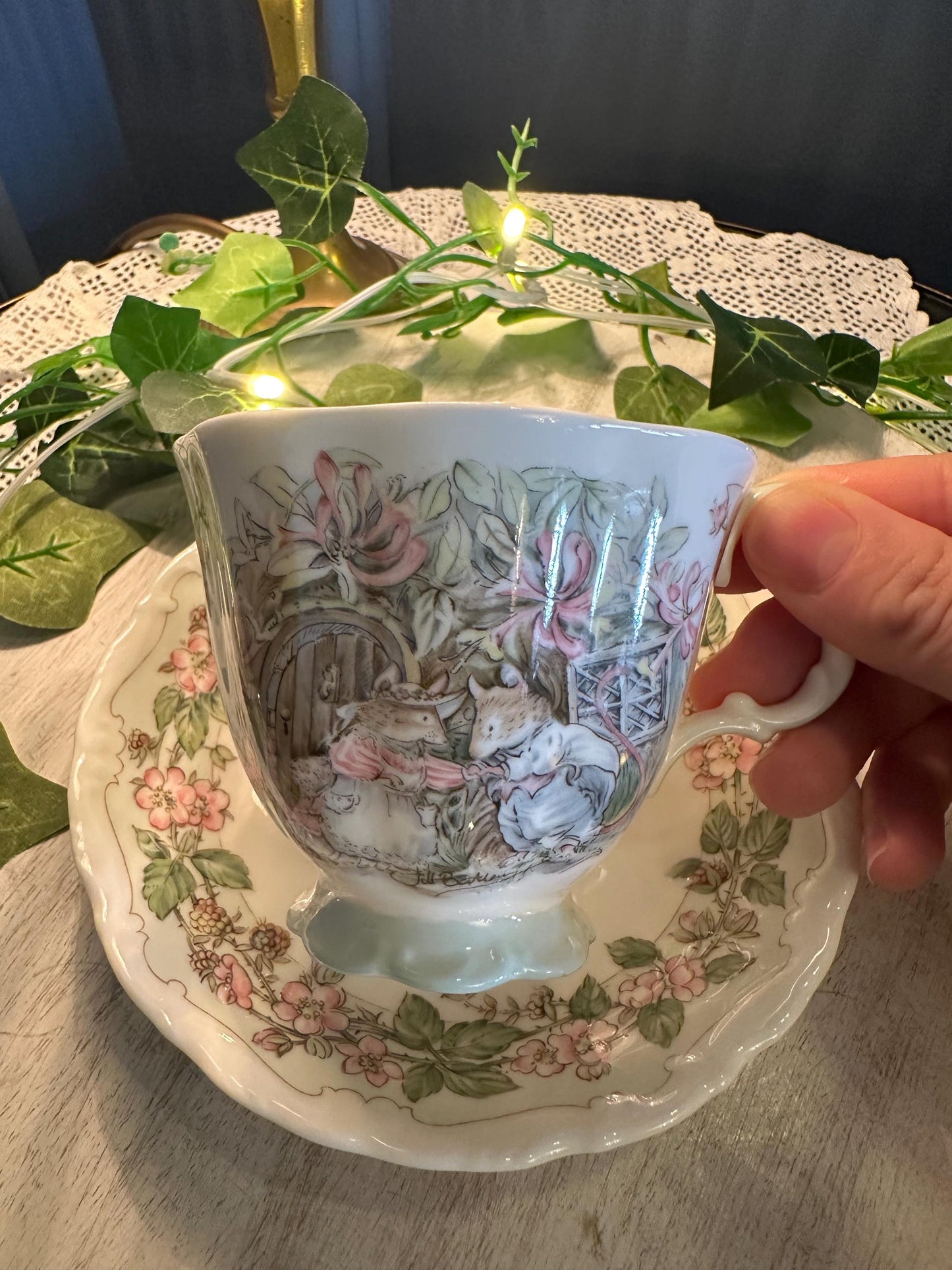 Vintage Royal Doulton Brambly Hedge “Summer” Teacup and Saucer – Jill Barklem 1983 – English Bone China