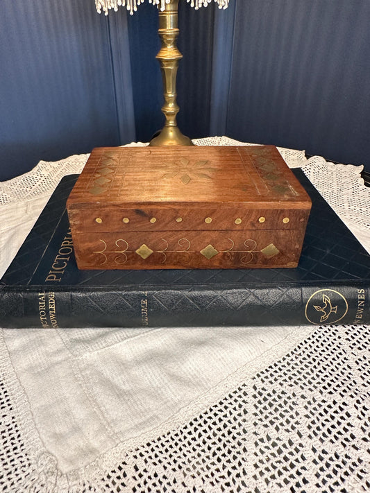 Vintage Wooden Jewelry Box Brass Inlay Keepsake Box Velvet Lined Wood Storage Chest Decorative Antique Style Box
