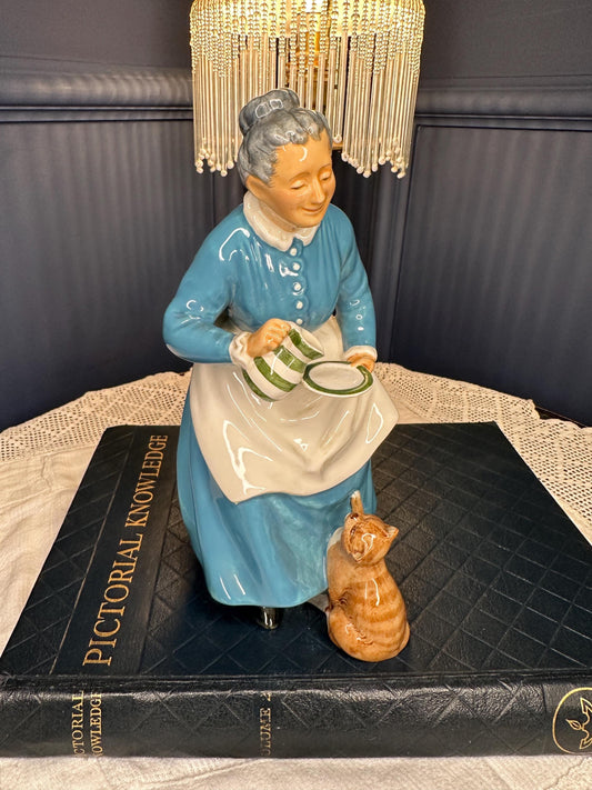 Royal Doulton "The Favourite" HN 2249 Figurine - Vintage 1959 English Bone China - Elderly Lady Feeding Cat - Hand Painted Porcelain